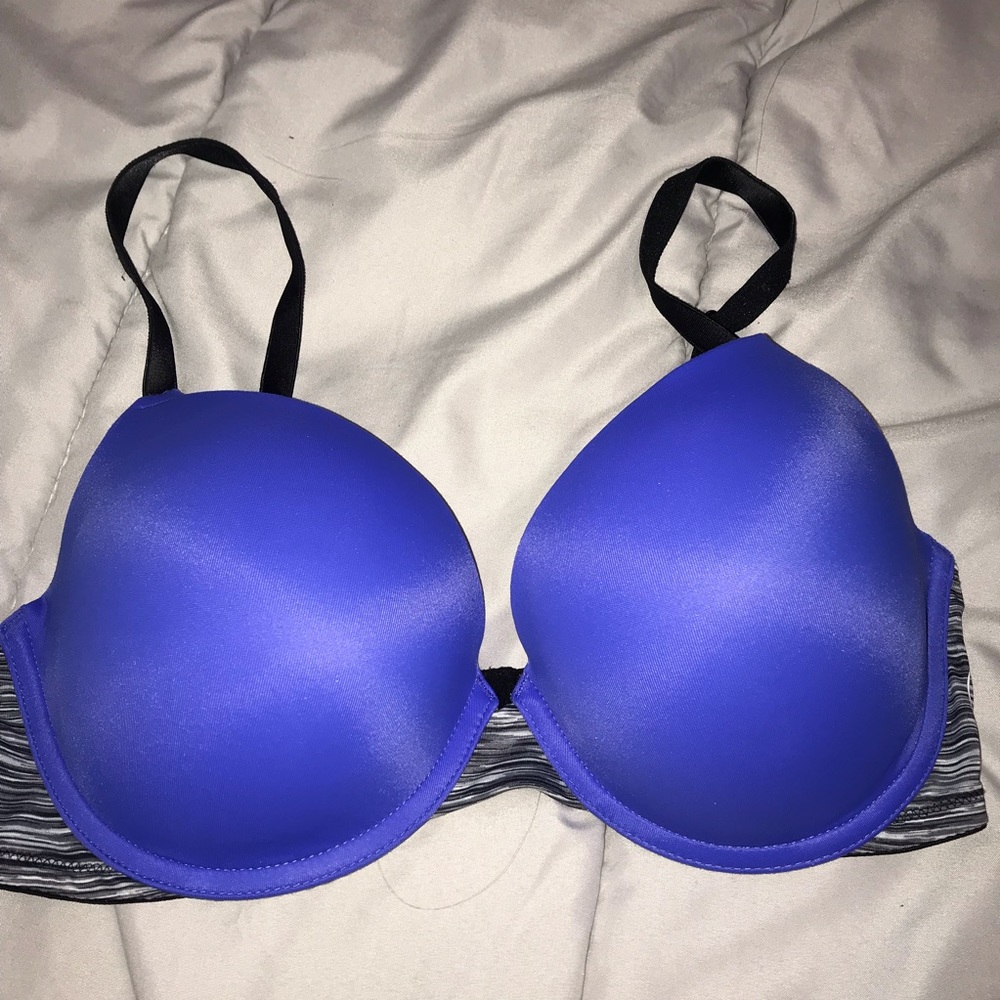 NEW VS pink bra